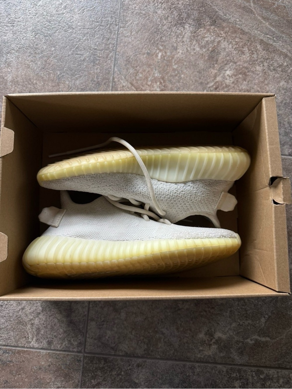 Yeezy Boost 350 V2 Cream
White / Triple White